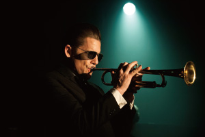 ボーン トゥ ビー ブルー（原題）