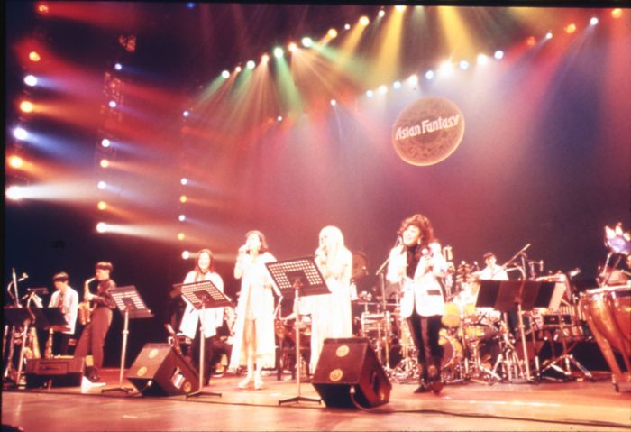 『Asian Fantasy』シリーズは音楽家や楽曲のみならず声、楽器、時代性、地域性などいろいろな要素に着目し、公演日ごとに異なる方向性と内容のプログラムを設定。このように様々な方向からアプローチすることで、アジア各国で独自に育まれてきた音楽の多様な魅力を紹介しました。