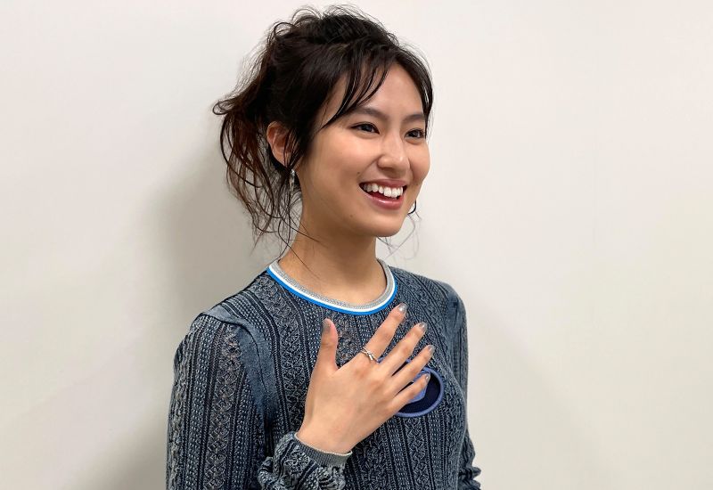 THEATER MILANO-Zaで上演している『パラサイト』にて、豪邸に住む永井家の娘・繭子役を好演中。東京公演は7/2(日)まで。大阪公演は新歌舞伎座にて7/7(金)~17(月・祝)。
