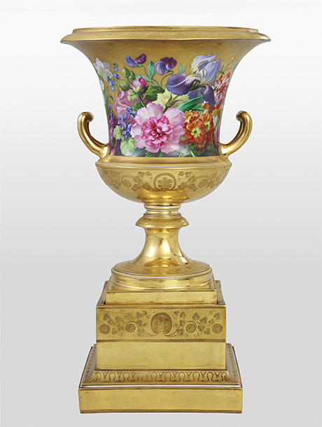 ウィーン窯・帝立磁器製作所/ 絵付け：ヨーゼフ・ガイアー《色絵金地花文クラテル形花瓶》1828年頃、硬質磁器