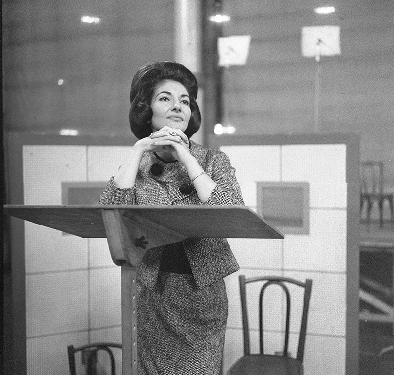 《録音中のマリア・カラス、パテ・マルコーニ・レコードのスタジオにて》　1963年5月8日