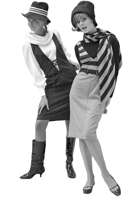 ジンジャー・グループのために作られたピナフォア「スノッブ」とストライプのアンサンブルを着るロス・ワトキンスとポーリン・ストーン 1963年 ©  John French / Victoria and Albert Museum, London