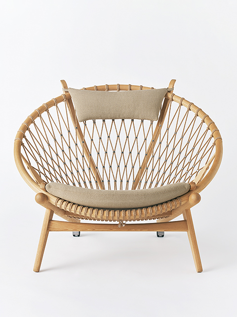 ハンス・ウェグナー 《サークルチェア PP130》写真