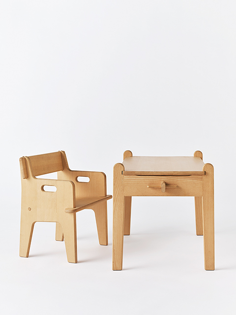 ハンス・ウェグナー　《ピーターズチェア》《ピーターズテーブル》写真