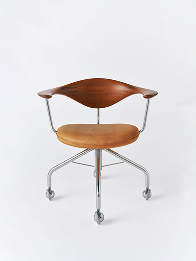 《スウィベルチェア PP502》写真