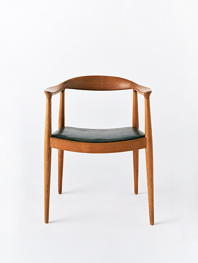 ハンス・ウェグナー《ザ・チェア JH503》写真