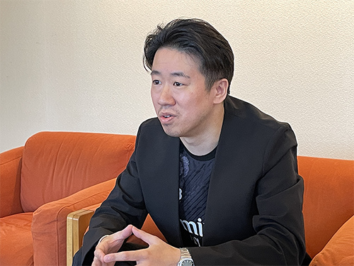 川瀬賢太郎さんの写真1